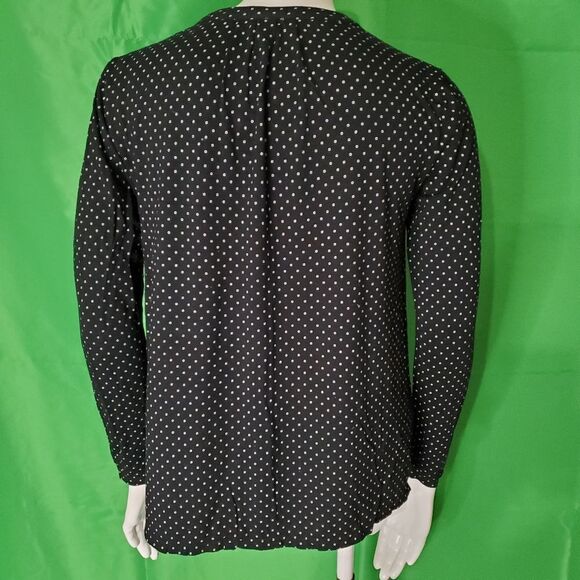 Old Navy Black & White Open Polka Dot Long Sleeve Shirt - Picture 7 of 8